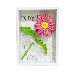 Marco de Fotos con Simulación de Gerbera Tejida a Mano, Ramo Decorativo para Escritorio o Dormitorio, Regalo Festivo - Product Image 5