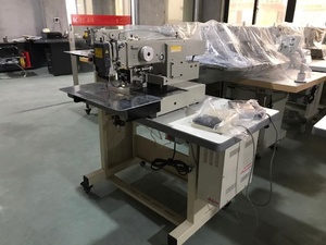 Machine à coudre industrielle à entraînement direct DT 3020R, contrôlée et programmée par ordinateur - Product Image 3