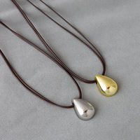 Kalung Liontin Mutiara Saturnus Tetesan Air Pasokan Langsung Pabrik, Rantai Sweater Minimalis Unisex Berlapis Platinum Tembaga, Hadiah