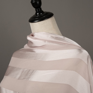 Tela <span class=keywords><strong>de</strong></span> Chifón <span class=keywords><strong>de</strong></span> Poliéster Ligera y Transpirable con Rayas a Cuadros para Bufandas <span class=keywords><strong>de</strong></span> Mujer, Precio al por Mayor A1, para Primavera y Otoño - Product Image 3