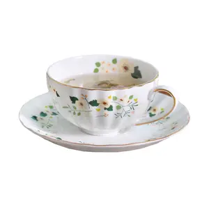 현대 팬시 홈 커피 컵과 접시 세트 작은 상쾌한 오후 찻잔 꽃 세라믹 호박 컵과 접시