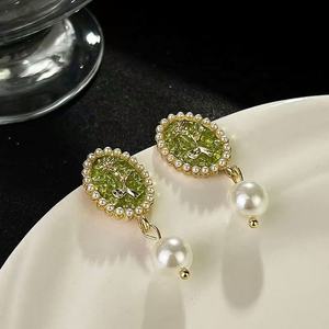 ต่างหูห้อยประดับมุกเทียมลายดอกกุหลาบสไตล์วินเทจฮ่องกง ประดับเพชรและโลหะผสม สำหรับผู้หญิง แฟชั่นทันสมัย - Product Image 5