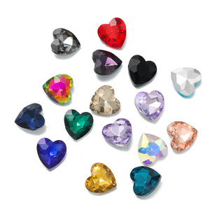 Strass en verre en forme de cœur à dos plat pour nail art, accessoires DIY, vente en gros - Product Image 1