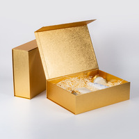 Cajas de papel de regalo de cartón plegables ecológicas de lujo de alta calidad Embalaje de Año Nuevo Venta de agujeros transparentes Carpeta de laminación mate