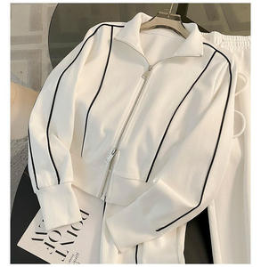 Conjunto deportivo de alta calidad para mujer, ropa deportiva informal de moda, Top y pantalones cortos, ropa personalizable - Product Image 6