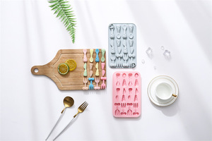 Série de moules à gâteaux en silicone antiadhésifs de qualité alimentaire réutilisables, mignons moules magnétiques en silicone pour chocolat, bonbons et glaces DIY - Product Image 3