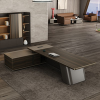 Bureau de direction de luxe avec armoire, bureau de patron en bois de haute qualité, mobilier de bureau, design moderne, bureau de PDG