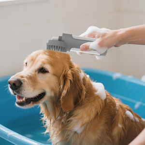 Cepillo de Baño Multifuncional de Silicona para Mascotas con Dispensador de Jabón y Champú, Cepillo Exfoliante para Baño de Mascotas con Función de Masaje - Product Image 4