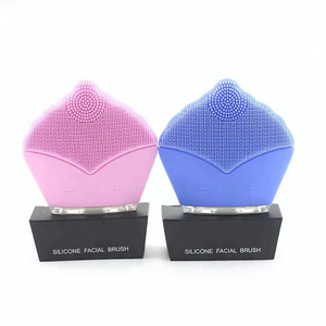 Brosse nettoyante pour le visage en silicone imperméable, rechargeable par USB, exfoliant pour un nettoyage en profondeur, nettoyeur de pores pour le visage et le corps - Product Image 3
