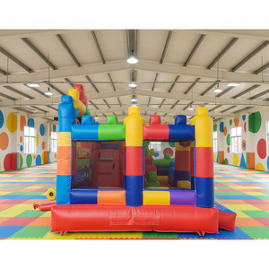 Château gonflable en PVC multicolore avec entrée ouverte pour 5 à 10 enfants, fêtes d'anniversaire et événements en plein air - Product Image 5