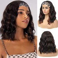 Bonnet de perruque transparent réglable en soie glacée noire de style européen et américain ; Perruque courte ondulée à boucles, fabriquée à la machine, modèle 2085B, directement de l'usine