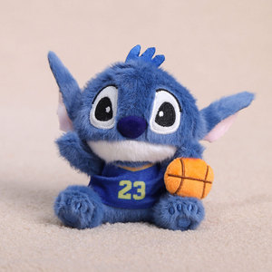 Nouvelle collection de pendentifs brodés mignons de style dessin animé, breloque en peluche de Noël, porte-clés ange sportif, ornement de sac à dos Stitches - Product Image 6