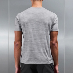 Fournisseur OEM Vêtements de sport de plein air surdimensionnés Vêtements de sport doux LOGO et tissu personnalisés Évacuation de l'humidité T-shirt pour homme - Product Image 6