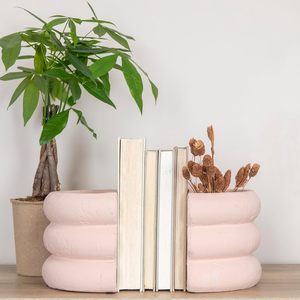 Vase serre-livres en terre cuite unique d'hôtel à la maison décoratif nordique pour plante herbacée à fleurs - Product Image 1