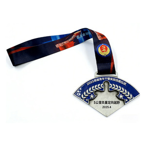 Medalla de finalista personalizada para la Media Maratón de la Región Vinícola de <span class=keywords><strong>Helan</strong></span>, Ningxia 2025 (Carrera de Otoño), de aleación de zinc con acabado de cobre antiguo. - Product Image 5