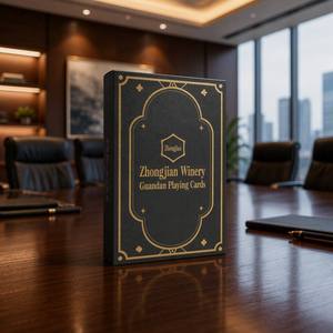 Cartes à Jouer Personnalisées de Luxe OEM/ODM en Papier avec Boîte Cadeau Noire à Feuille d'Or, 4 Jeux de Cartes Écologiques et Durables pour le Poker avec Guide Stratégique - Product Image 2