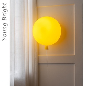 Brokis LED Eisen-Wandleuchte im tschechischen Ballon-Design für Flur, Schlafzimmer, Nachttisch, farbenfrohes Kinderzimmer - Product Image 1