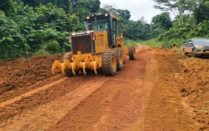 SHANTUI New 180hp SG18D-3 <b>Motor</b> <b>Grader</b> with Parts for Sale - Product Image 4