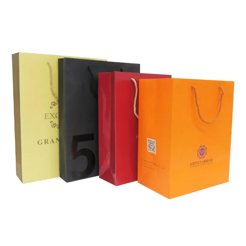 Sacchetti di carta regalo personalizzati sacchetti di carta regalo con manico all'ingrosso sacchetto di carta patinata kraft di lusso