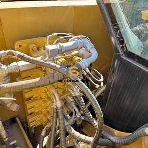 Excavatrice sur chenilles d'occasion Hyundai 520L-9VS avec peinture d'origine pour travaux miniers et terrassement à vendre - Product Image 6