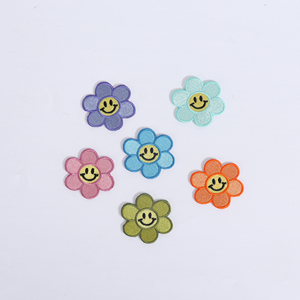 Tùy Chỉnh Tự Dính Thêu Các Bản Vá Lỗi Cá Nhân Lấp Lánh Sequin Chenille Vải Bow Bướm Hoa Thiết Kế Cho Áo Khoác - Product Image 1