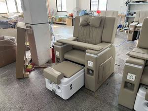 Nouveau mobilier de salon de manucure noir moderne, fauteuil de pédicure de luxe avec spa pour les pieds et massage du dos - Product Image 5