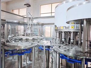 Línea de Producción Automática 3 en <span class=keywords><strong>1</strong></span> de Alta Precisión para Llenado y Empaquetado de Bebidas Líquidas, Jugos Calientes y Agua Embotellada - Product Image 5