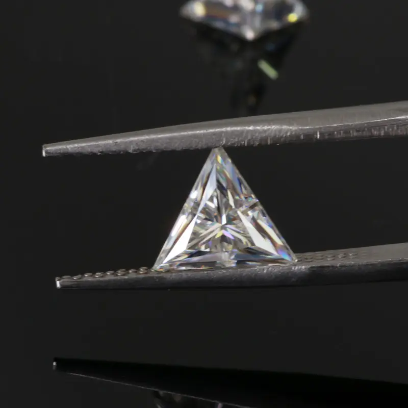 6.5mm डेफ वीवीएस त्रिकोण कट सिंथेटिक ढीला Moissanite पत्थर कीमत प्रति कैरेट Moissanite हीरा गहने बनाने के लिए