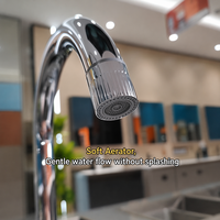 Robinet de cuisine classique moderne à poignée unique en céramique plaquée, en acier inoxydable, rotation à 360 degrés, montage latéral sur comptoir, eau chaude/froide