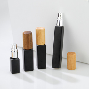 Flacon de parfum carré en verre LK Packaging avec bouchon en bois, vide, personnalisable avec logo, sérigraphie, couvercle noir, or, argent - Product Image 2