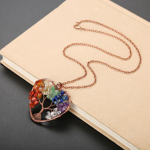 Nuova collana artigianale vintage in radice di Pachira macrocarpa, con ghiaia naturale e cuore colorato, portafortuna, per il commercio estero - Product Image 4