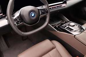 <span class=keywords><strong>BMW</strong></span> Serie 5 <span class=keywords><strong>530e</strong></span> Sedán 2025 de Alto Rendimiento, Usado, Limpio, Listo para Enviar - Product Image 6