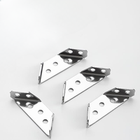 Support d'angle triangulaire moderne en acier inoxydable à plusieurs trous, 90 degrés, pour meubles et armoires en bois - Vente en gros usine