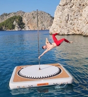 Plate-forme gonflable personnalisée commerciale de sports nautiques plate-forme d'eau flottante durable pour la danse de poteau