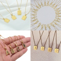 Collar de Acero Inoxidable con Iniciales de Nombre Joyería de Moda Chapada en Oro con Colgante de Letra del Alfabeto en Concha Natural Gargantilla para Mujer
