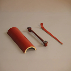 ชุดช้อนตักชาไม้ไผ่สีแดงรูปทรงกระบอกสำหรับพิธีชงชาแบบกังฟู - Product Image 3
