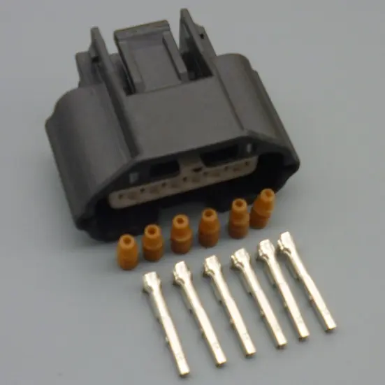 Connettore del misuratore di portata d'aria della spina del sensore automatico a 6 Pin 7283-8850-30 7282-8850-30 per Nissan 350Z R35 GT-R V35