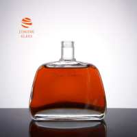 Bouteille à spiritueux en verre de 700 ml, plate, incurvée, ronde, carrée, avec texte en relief, base épaisse, vide, pour whisky, brandy, logo personnalisé
