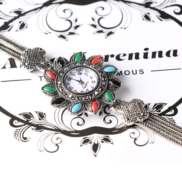 Retro Elegant Women's Quartz Watch Exquisite Small Dial Daily Wear Wrist Watch Alloy Case Simple Pointer for Dinner Decorative
