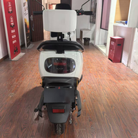 Moto électrique moins chère pour adultes, moteur sans balais 600W rapide, scooter électrique avec frein, vitesse maximale 65 km/h, charge maximale 150 kg