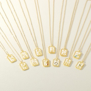 Collana con Ciondolo Quadrato a Tema Zodiacale, 12 Segni Astrologici, Design Raffinato e Affascinante - Product Image 1