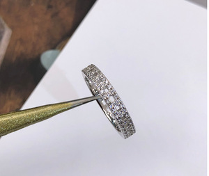 Anillo de Latón Chapado en Platino al por Mayor con Circonita AAA, Triple Hilera Pavé, Diseño Cuadrado, Precio de Fábrica, Bajo MOQ - Product Image 5