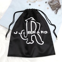 Grand sac à chaussures en soie noire avec cordon de serrage et impression de logo personnalisé extension de cheveux perruque sous-vêtements chapeau emballage vêtements pochette en satin doux