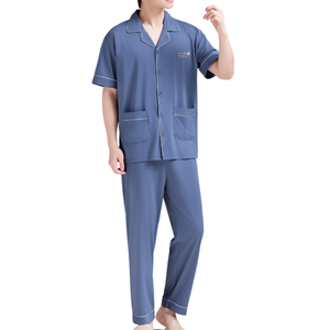 Nuovi abiti <span class=keywords><strong>estivi</strong></span> <span class=keywords><strong>da</strong></span> <span class=keywords><strong>uomo</strong></span> Casual per la casa all'aperto in cotone traspirante intrecciato a maniche corte Set di <span class=keywords><strong>pigiami</strong></span> con risvolto con motivo cartone animato - Product Image 6