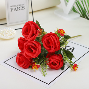 ดอกกุหลาบประดิษฐ์ลิชาว 6 หัว สีแดง สำหรับตกแต่งงานแต่งงานและบ้าน - Product Image 1