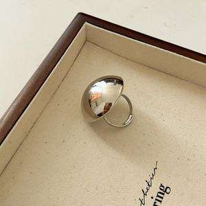 Bague <span class=keywords><strong>en</strong></span> <span class=keywords><strong>métal</strong></span> doré semi-circulaire à surface lisse, style français exagéré, accessoire de main simple et irrégulier, bijoux de niche N81302 - Product Image 5