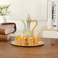 Décoration de table de maison vintage de style arabe Coffret cadeau de tasse à vin haut de gamme en alliage d'or avec plateau