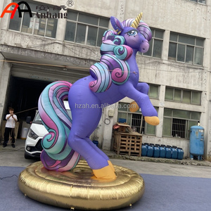 Unicorno Gonfiabile Gigante Personalizzato con Criniera e Coda Colorate, Base a Forma di Cartone Animato per Decorazioni di Festival, Carnevale, Feste e Palcoscenici - Product Image 3