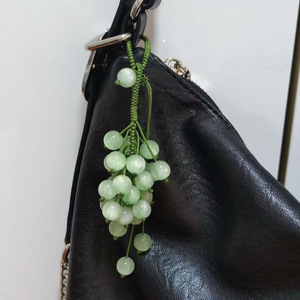 Pendentif Raisin Rouge Vif Changeant de Couleur 10cm, Tricoté à la Main en Résine Plastique, Breloque de Sac, Porte-clés, Style Frais et Doux, Accessoire DIY - Product Image 4