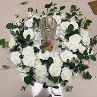 Fleurs en cercle artificielles Centres de table 60cm Roses blanches Guirlande de fleurs de mariage pour décorations de bougeoirs